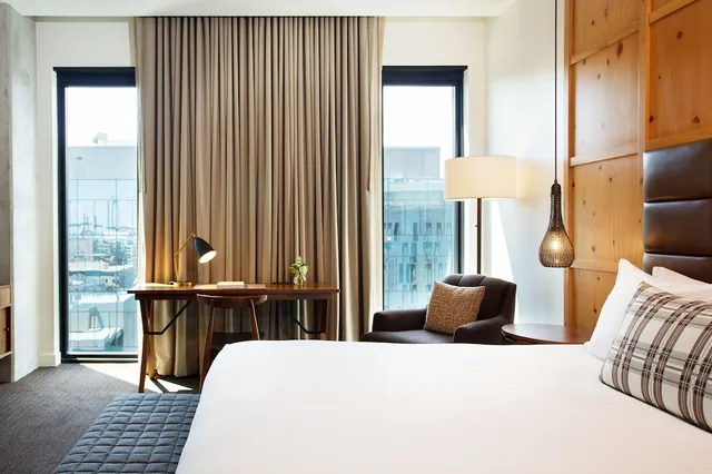 Spa Suite 1 King Bed, Limelight Hotel Denver 6/7