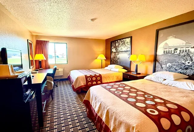 غرفة بسريرين كوين، Super 8 by Wyndham Melrose 2/3
