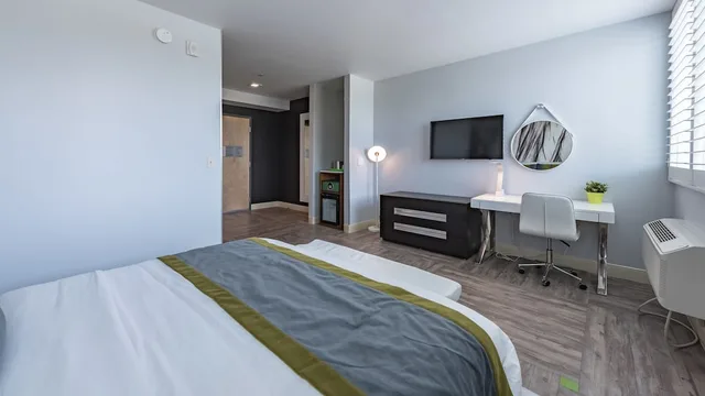 Preferred, King Bed، Lexen Hotel-North Hollywood Near Universal 1/6