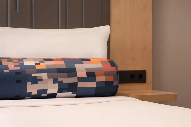 Aloft, Guest Room, Premium, King Bed, Large، Aloft Madrid Gran Via 3/7