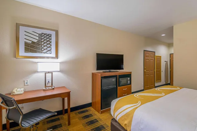 غرفة بسرير كينج لذوي الإعاقة، Quality Inn & Suites Lampasas 8/10