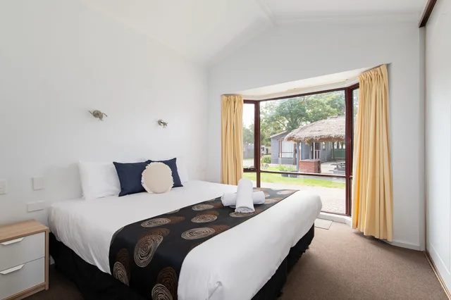 فيلا بسريرين منفصلين وسرير كينج بغرفتي نوم، Adelaide Caravan Park 1/4