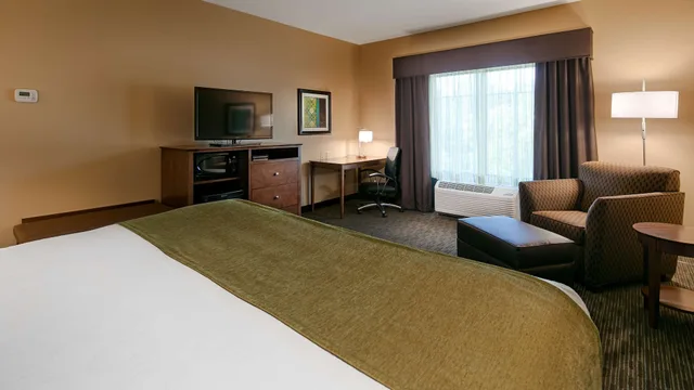غرفة قياسية بسرير كينج لذوي الإعاقة، Best Western Plus French Lick 4/7