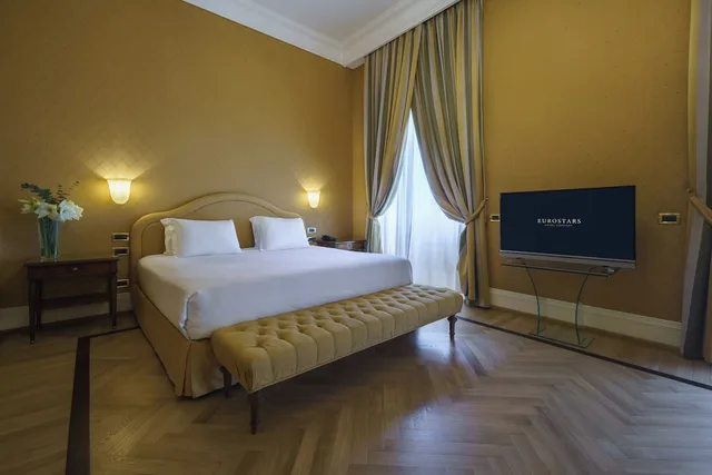 جناح جونيور بإطلالة على البحر مفردة بسريرين منفصلين، Eurostars Hotel Excelsior 1/1