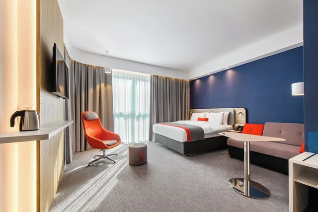 غرفة قياسية بسرير كينج، Holiday Inn Express Rzeszow Airport 4/10