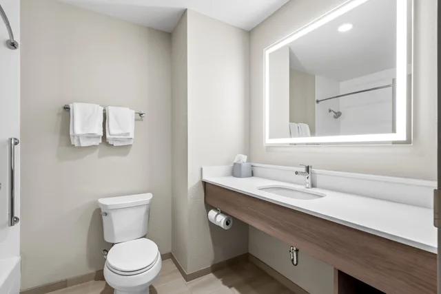 جناح بسرير كينج مع أريكة، Holiday Inn Express Hotel Suites Ogden 6/6