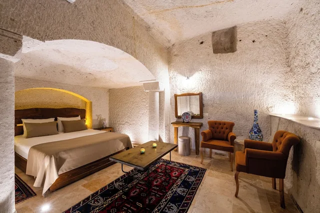جناح فاخر بسرير كوين وسريرين منفصلين، Tulip Cave Suites 1/4