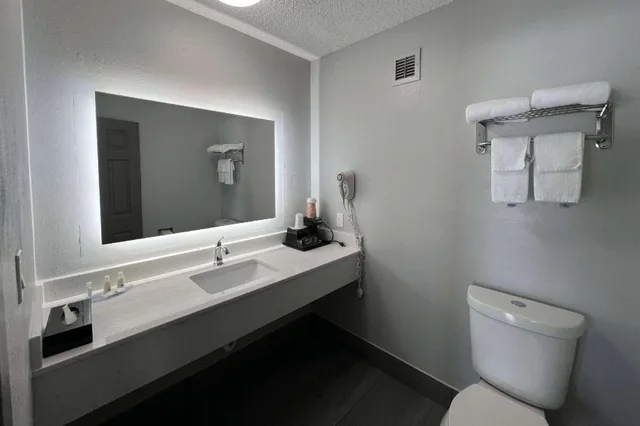 Room, 2 Queen Beds, Smoking, Quality Inn Kinder, LA 9/10