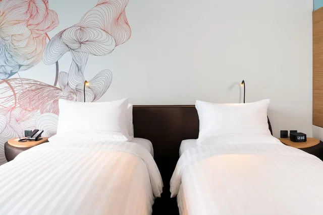 غرفة ديلوكس بسريرين منفصلين بإطلالة على البحر، Novotel Marina Sriracha 5/10