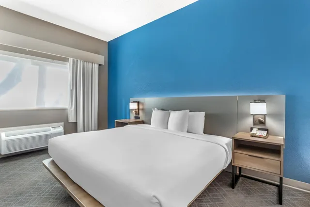 جناح بغرفة نوم واحدة بحوض جاكوزي، Comfort Suites Nacogdoches 3/4