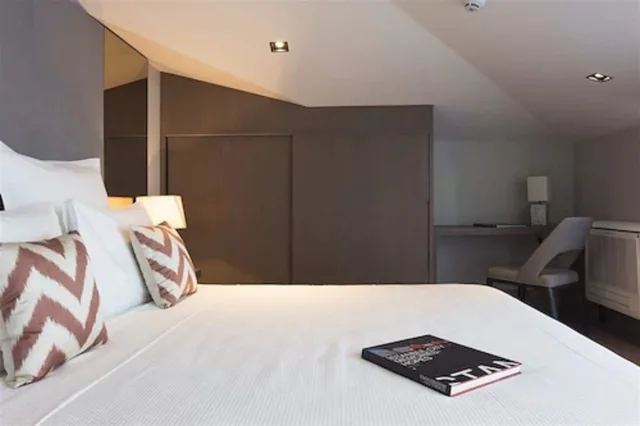 جناح بسرير كينج بشرفة، Sentire Hotels And Residences 1/2