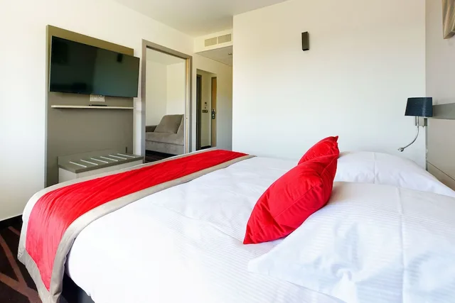 Hotel Akena Besancon، بيزنسون 14/35