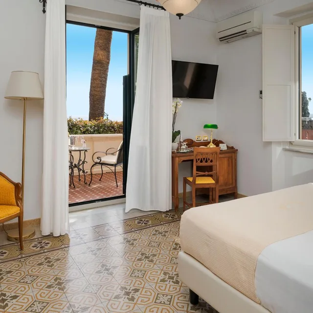 غرفة سوبيريور بسرير مزدوج بإطلالة جزئية على البحر، Hotel Villa Schuler 4/6