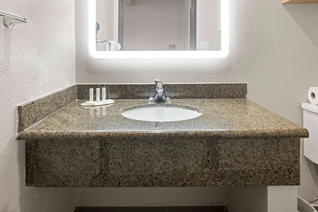 غرفة أساسية بسريرين كوين لذوي الإعاقة، Days Inn by Wyndham San Diego-East/El Cajon 4/6