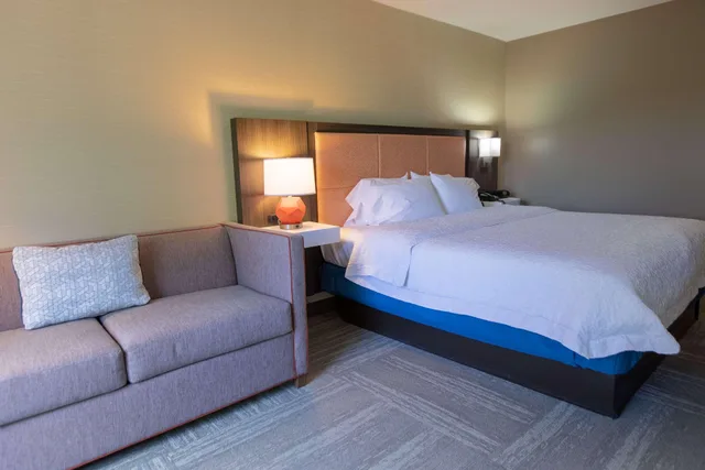 استوديو بسرير كينج، Hampton Inn Hadley-Amherst Area 1/3