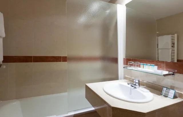 غرفة عائلية، Luze Castellana Hotel 3/3