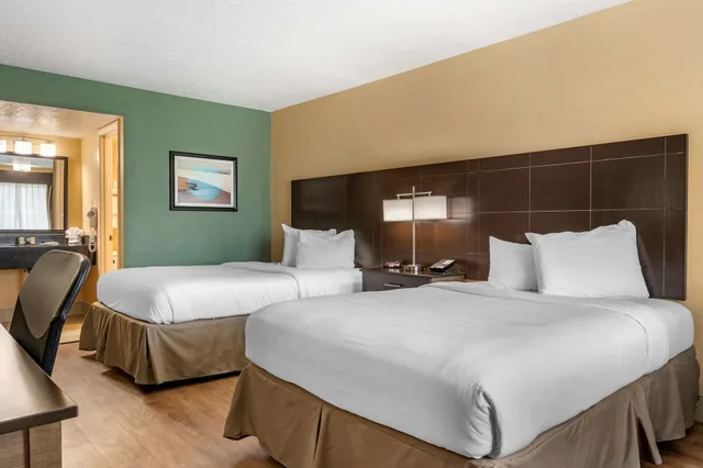 غرفة قياسية بسريرين مزدوجين للمدخنين، Best Western Space Shuttle Inn 5/10