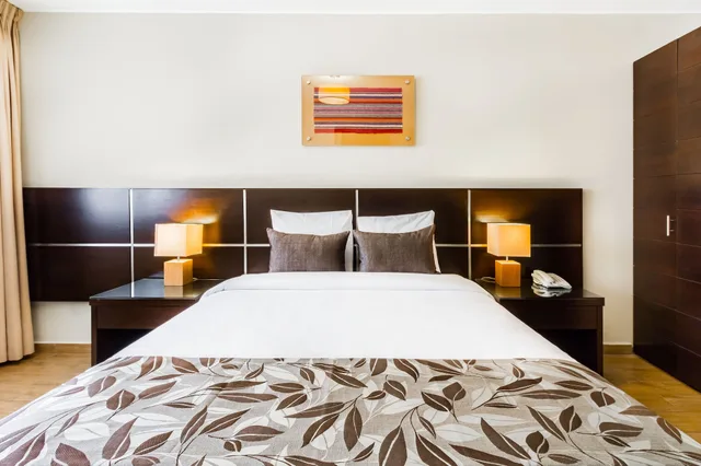 Standard, Queen Bed, EL TAMBO 2 4/10