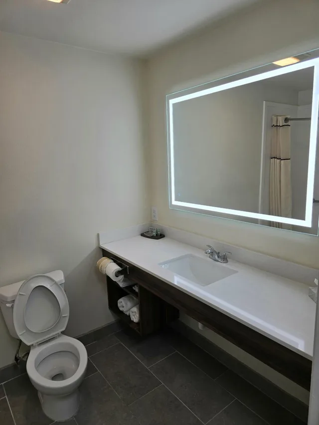 جناح كبير بسرير كينج وسرير كوين، Best Western Casa Villa Suites 4/5