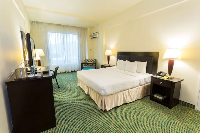 غرفة ديلوكس بسرير كينج، Radisson Hotel Trinidad 3/10