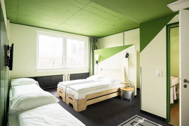 Room, Quadruple, 4 Beds, Superbude St Georg 2/10