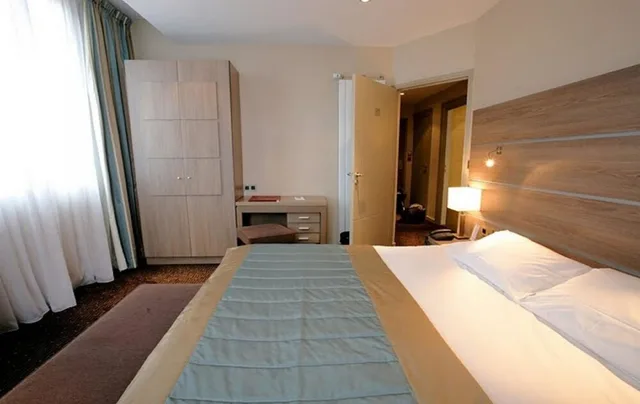 غرفة قياسية بسرير مزدوج، Hotel Bristol 2/9