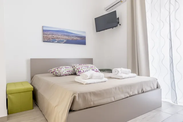 غرفة كومفورت بسرير كوين مع أريكة، Fladi House B&B 1/3