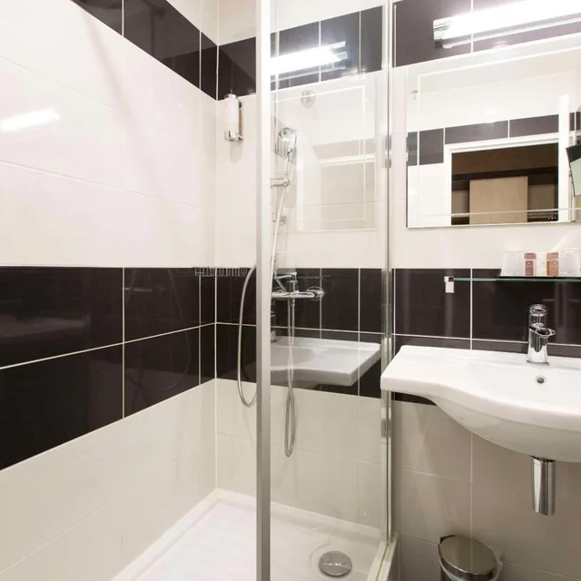 غرفة بسرير كوين مع أريكة، Quality Hotel Bordeaux Centre 10/10
