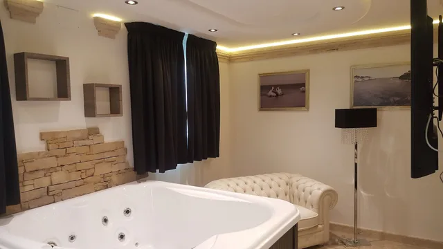 جناح ديلوكس بسرير مزدوج، BHB Hotel Manduria 1/1