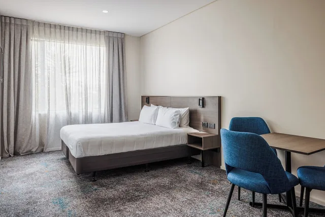 1 Bedroom, Suite, Twin Beds, King Bed, Heartland Hotel Auckland Airport 1/4