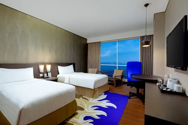 Deluxe Premiere، Aston Jember Hotel and Conference Center 4/8