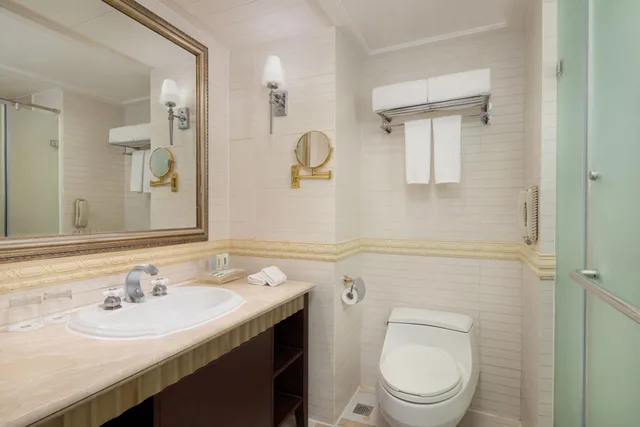 غرفة بريميوم بسرير كينج بإطلالة على المدينة، Holiday Inn Chengdu Century City - East Tower 3/7