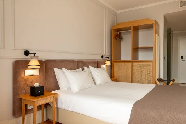 غرفة بريميوم بسرير كوين، Memoria Porto FLH Hotels 1/4