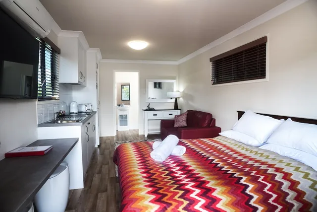 استوديو فاخر بسرير كوين، Tasman Holiday Parks - Torquay Palms 1/4