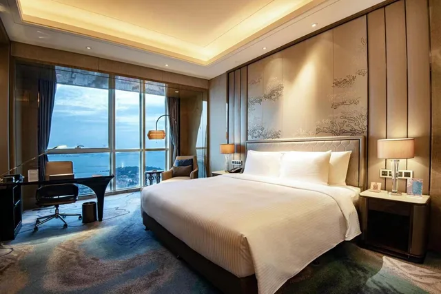 Executive, King Bed, Sea View, Lounge Access, High Floor, Pullman Yantai Center 2/4