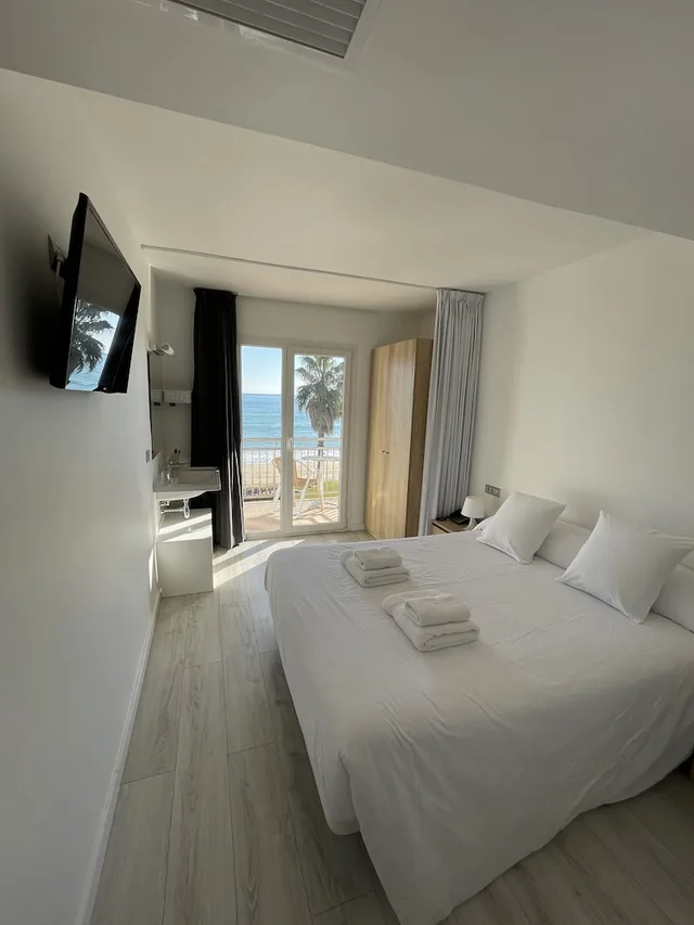Panoramic, Queen Bed, Sea View, Convertible Double Bed, Terrace، Reimar 3/5