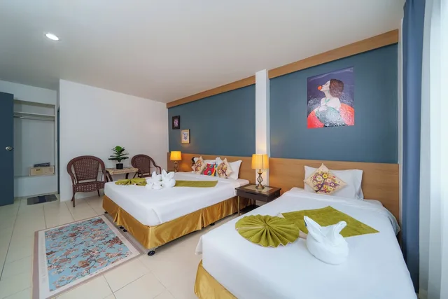 غرفة ديلوكس عائلية بسرير كينج وسرير فردي، Patong Sino House 1/10