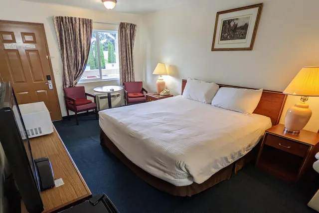 غرفة بسرير كينج، Fairground Inn Monroe WA 1/10