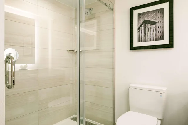 جناح بسرير كينج بغرفتين مع أريكة، Doubletree By Hilton Hotel Pittsburgh - Cranberry 5/8