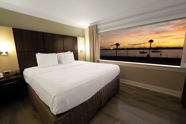 Standard, King Bed, Bay View، Best Western Historic Bayfront 5/7