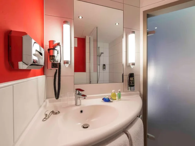 Room With 1 Double Bed (63x79 Inches [160x200 Cm]), New Sleep-Easy Concept، Ibis Muenchen City Ost 3/4
