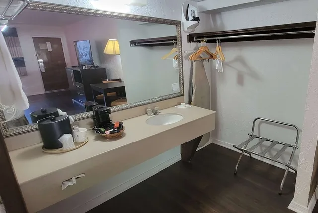 غرفة ديلوكس بسرير كوين، Ramada by Wyndham Mountain Home 5/5