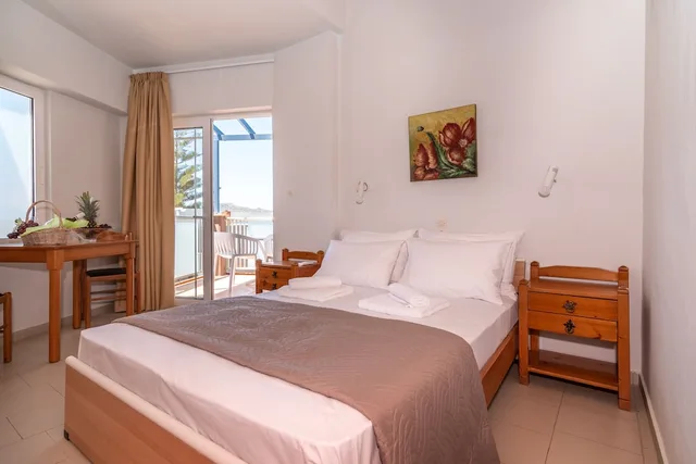 غرفة قياسية بسريرين منفصلين بإطلالة على البحر، Girogiali Beach Hotel 4/10