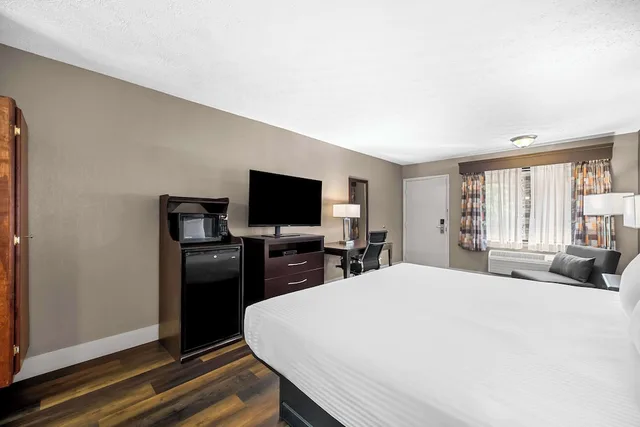 غرفة قياسية بسرير كينج، Best Western Braselton Inn 3/7