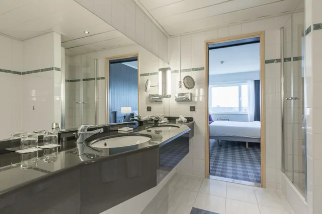 غرفة عائلية بسرير كينج، Radisson Blu Hotel Amsterdam Airport 3/4