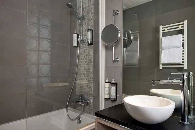 غرفة ثلاثية بسرير مزدوج وسرير فردي، Timhotel Palais Royal 5/10