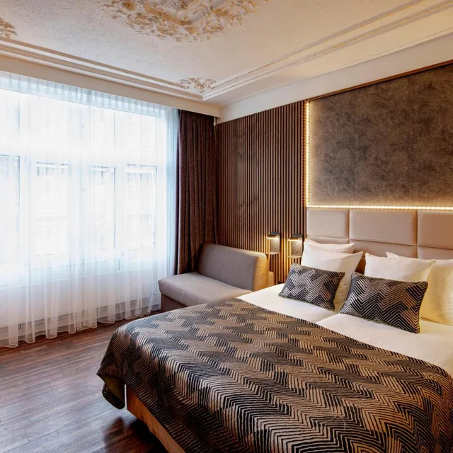 غرفة ثلاثية، Hotel Jupiter 6/10