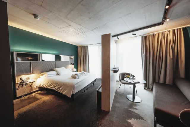 Lounge, Junior Suite, King Bed, Sofa، Mercure Hotel Delemont 1/9