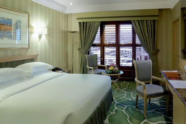 Deluxe, King Bed, Partial Kaaba View، فندق مكة(Makkah Hotel) 4/4