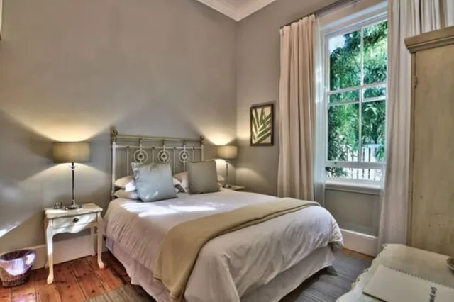 غرفة كلاسيكية بسرير كوين، Parker Cottage 3/5